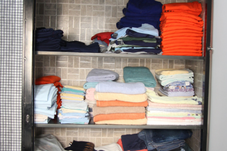 casa-assistencial---guarda-roupas.png